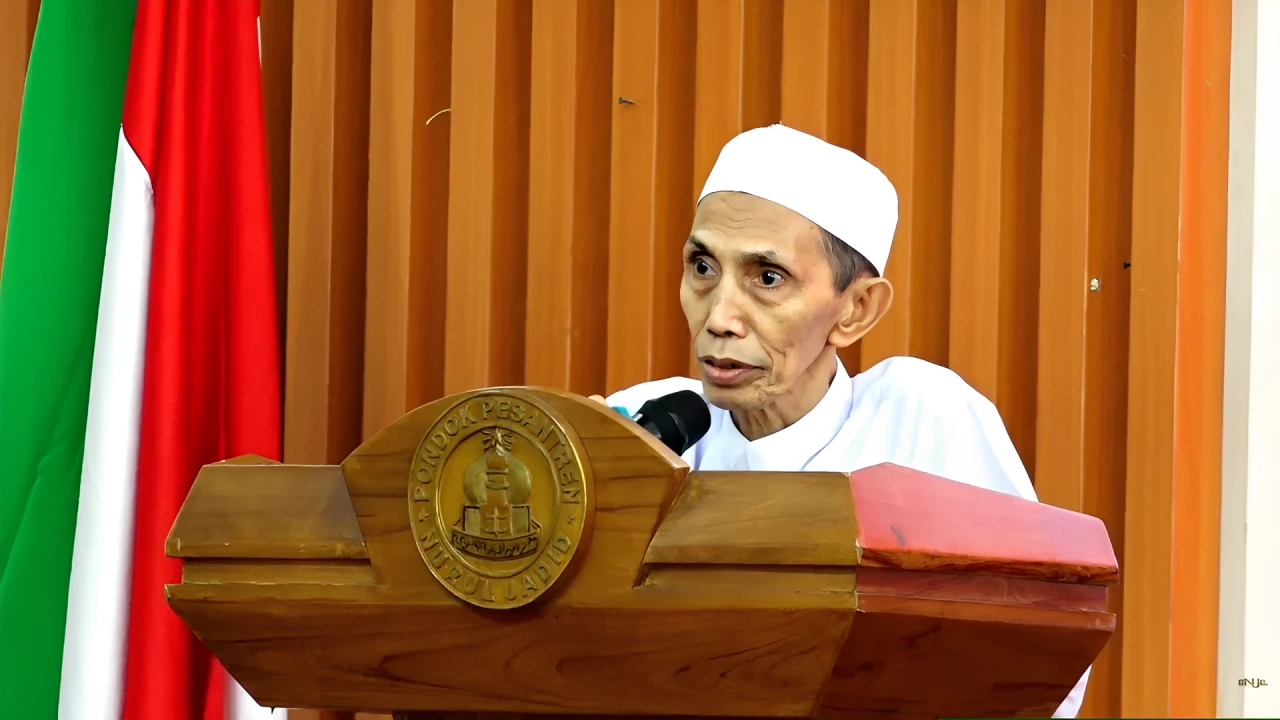 KH Zuhri Zaini