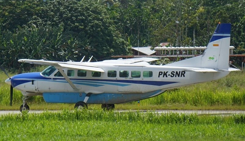 PESAWAT DI TEMBAK KKB