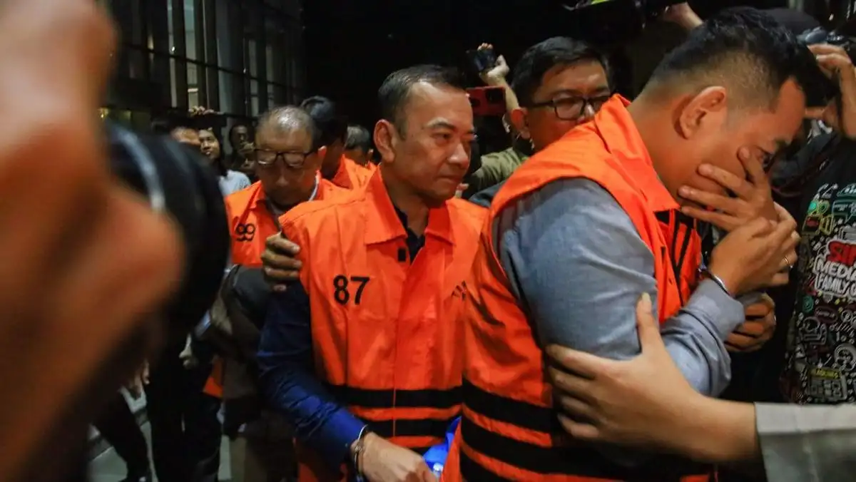 Penahanan tersangka ott importasi barang di djbc 1770343824284