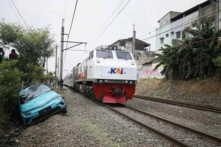 Kecelakaan Kereta Api Bekasi Timur