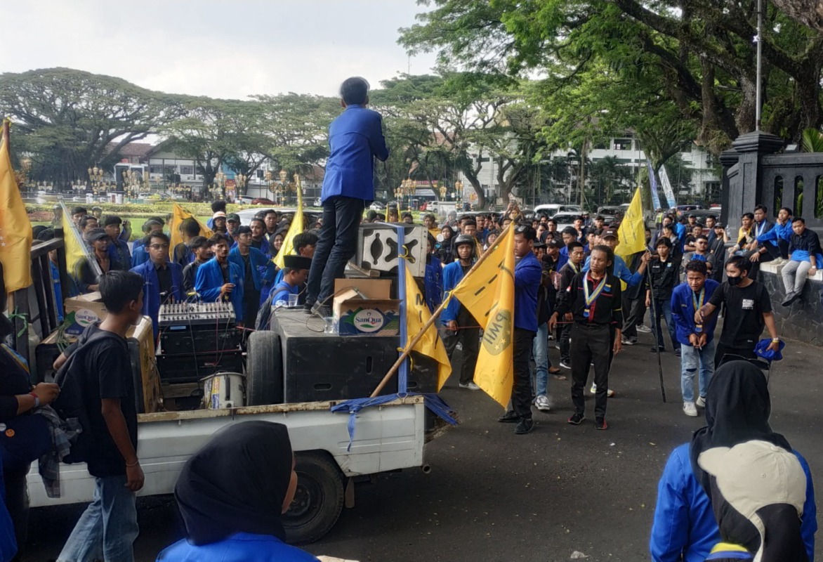 PC PMII Malang unjuk rasa