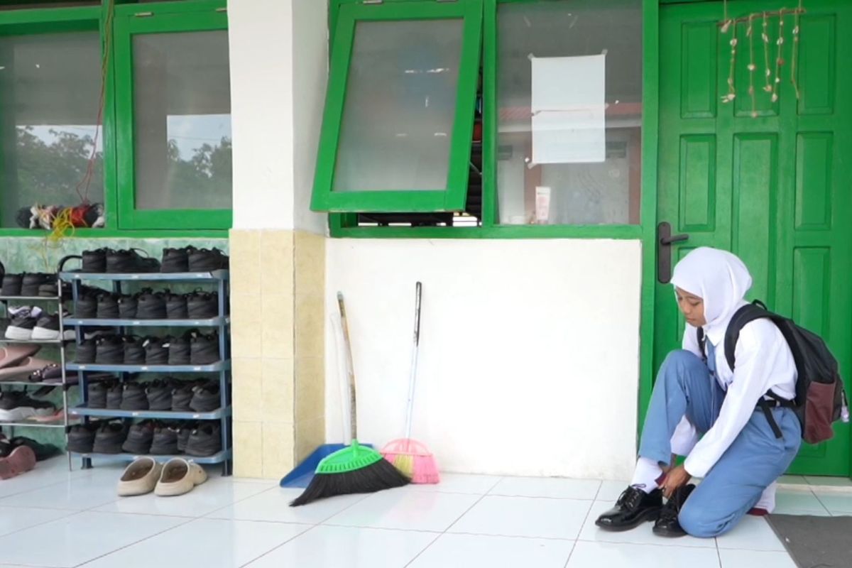 Siswi sekolah rakyat Blora