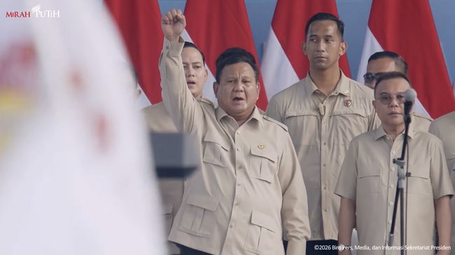Presiden prabowo subianto tiba jelang peringatan hari buruh internasional di kawasan monumen nasional jakarta jumat 152026 1777600227664