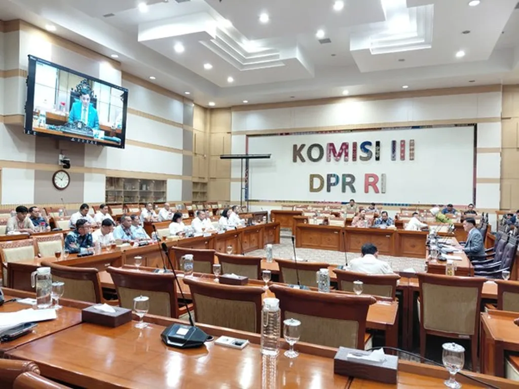 Bahas RUU Polri