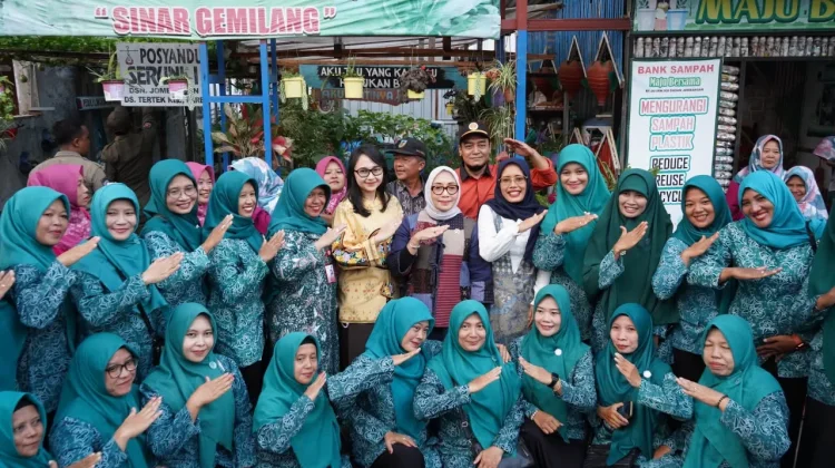 Humas Pemkab Kediri Mneteri PPPA