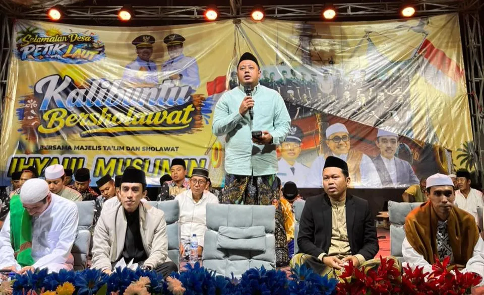 Sambutan Wakil Bupati Kabupaten Probolinggo dalam acara slametan petik laut di Kalibuntu (Foto: Surau.ID/Ist)