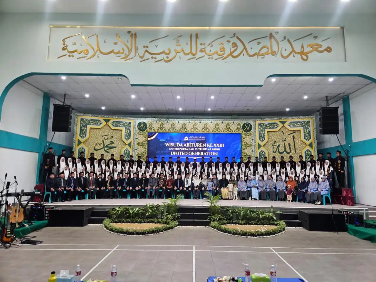 Wisuda Pondok Pesantren AL-Mashduqia (Foto: Surau.ID/ist)