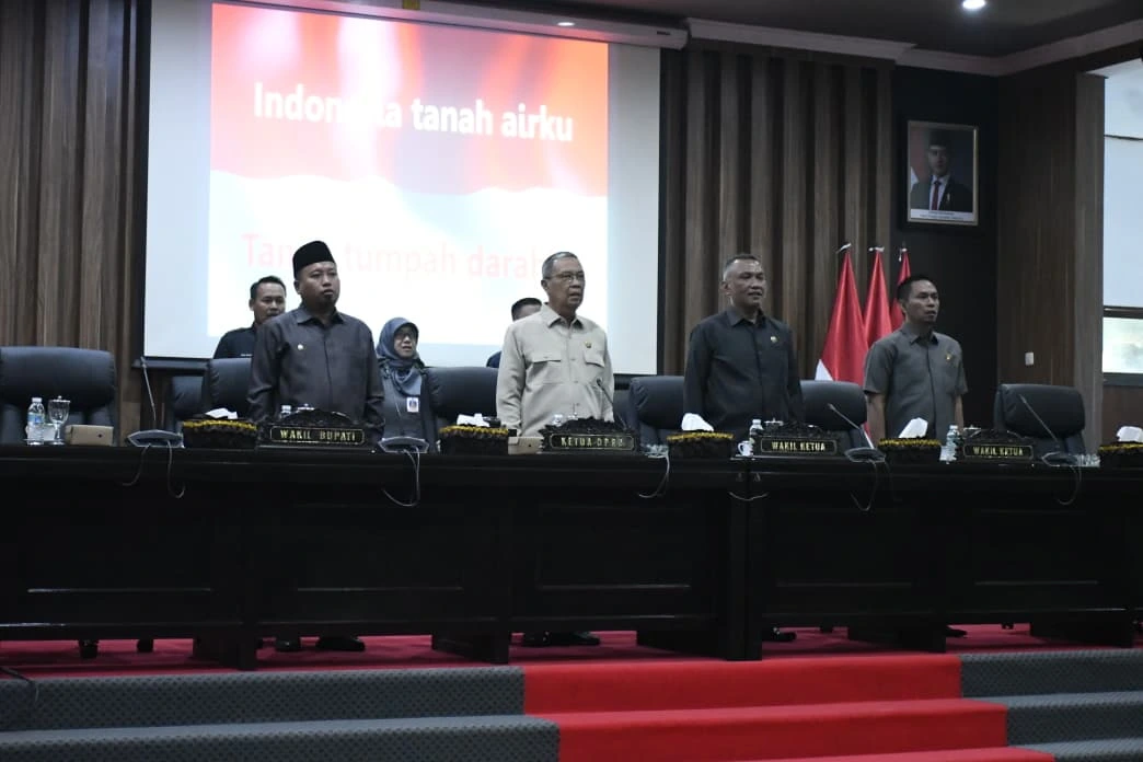 Suasana pembahasan Rancangan Peraturan Daerah (Raperda) tentang Pertanggungjawaban Pelaksanaan APBD Tahun Anggaran 2025 (Foto: Surau.ID/Ist)