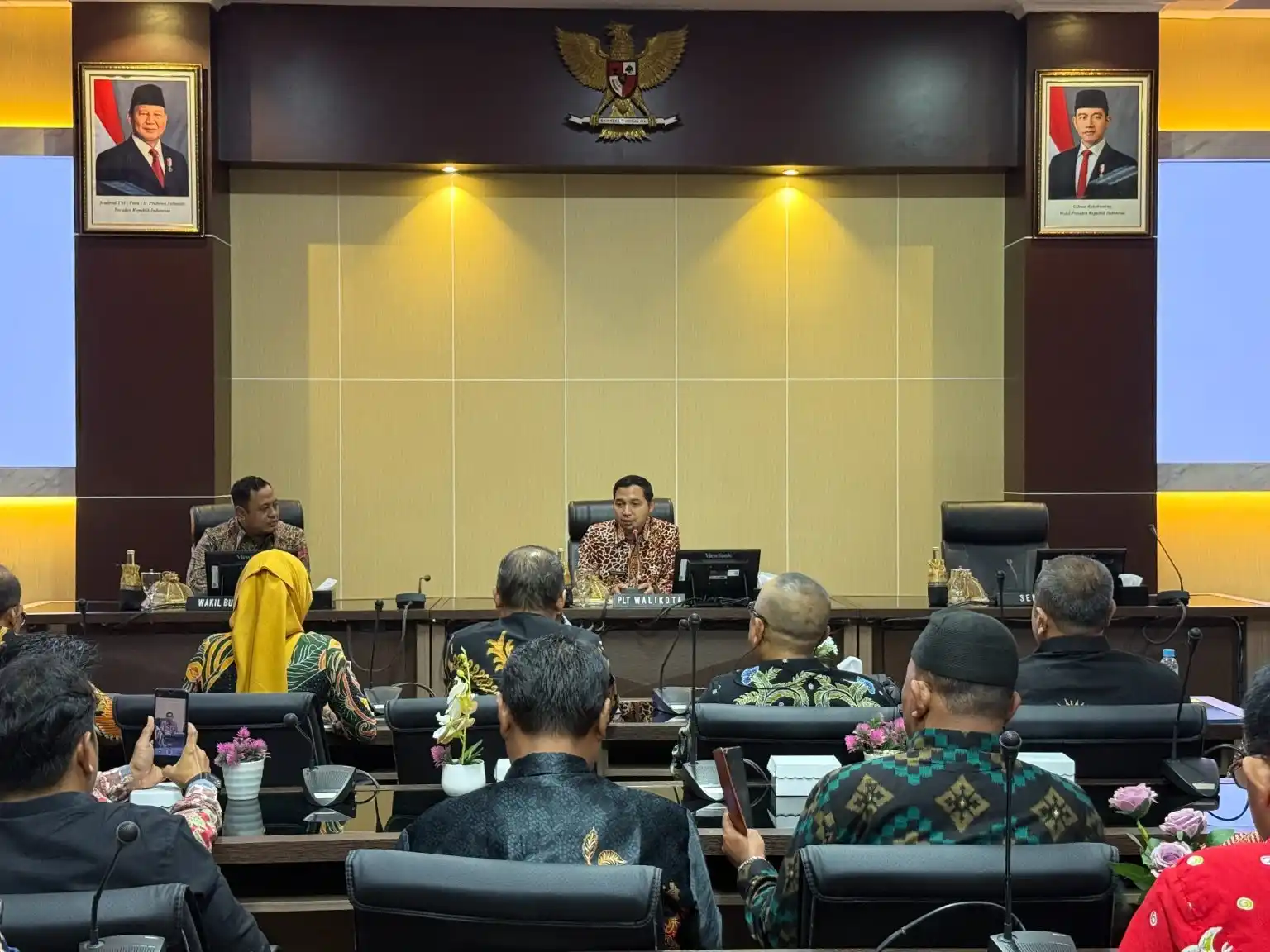 Wakil Bupati Probolinggo Fahmi Abdul Haq Zaini sebelah kiri (Foto: Surau.ID/Ist)