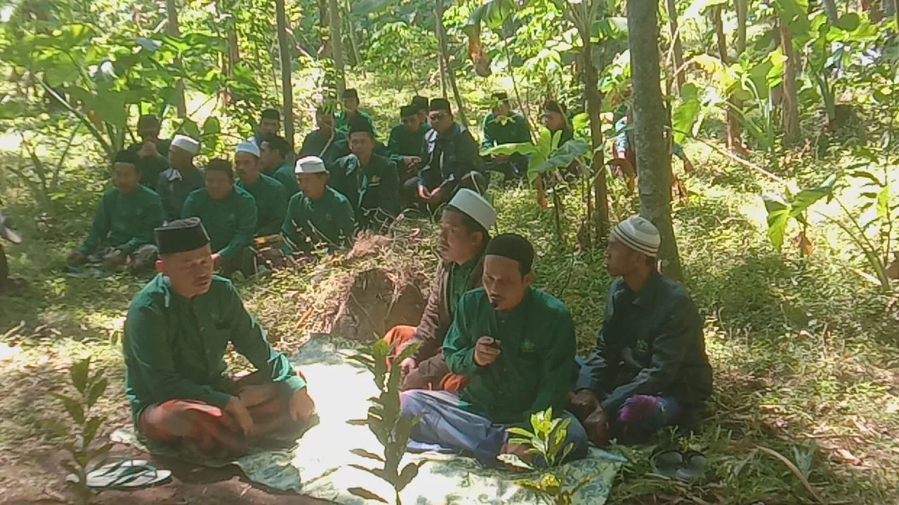 Suasana Ziarah Ranting NU Liprak (Foto: Surau.ID/Ist)