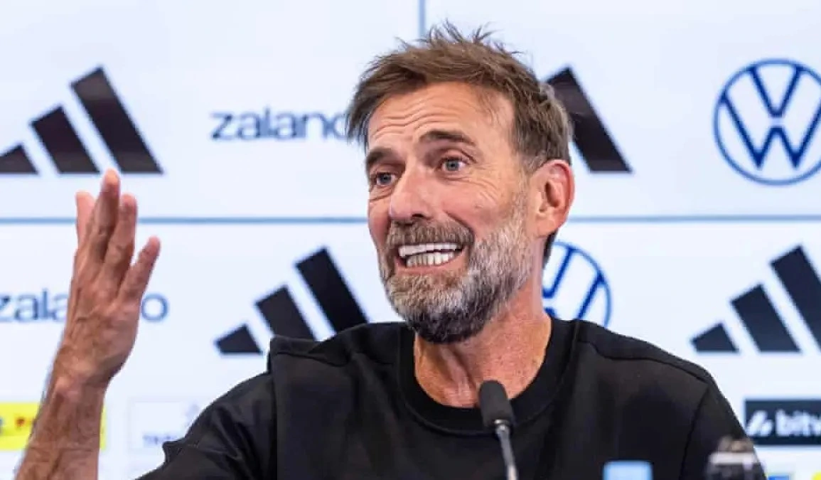 Jurgen klopp berbicara kepada awak media saat diperkenalkan sebagai pelatih kepala baru tim nasional jermanthenguardianmarkus ulmerges sportfotogetty images xhPGS2