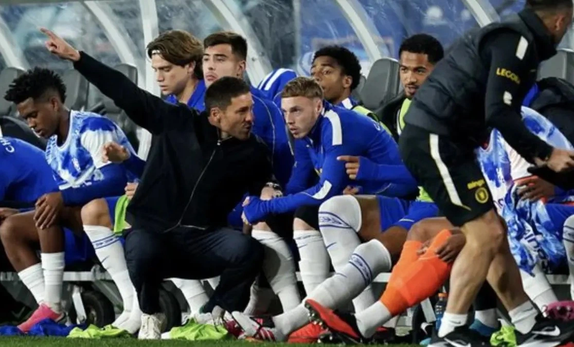 Momen xabi alonso di bench chelsea dalam laga pramusim melawan western sydney wanderers foto robbie stephensonpa images via getty images 0SeXi2