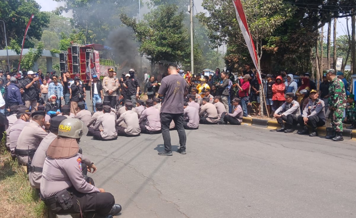 demonstrasi di malang
