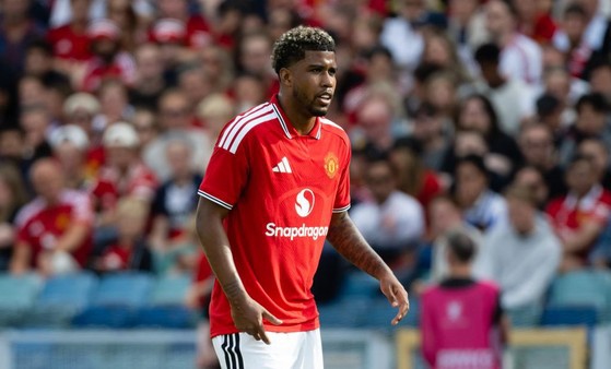 Andrey santos manchester united 1786404327389 169~2