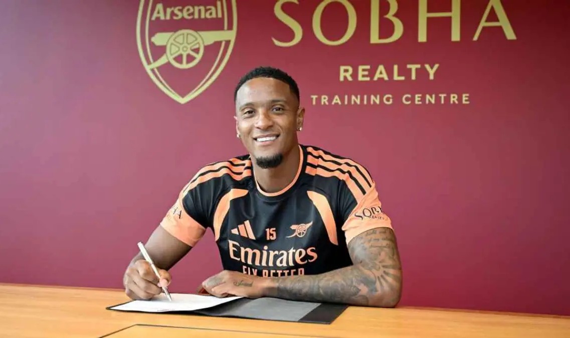 Ezri konsa resmi menjadi pemain anyar arsenal GhEcb~2