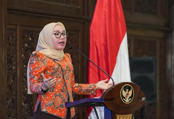 Wamenkop Farida Farichah